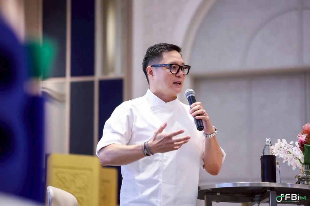 🍳 จากเชฟกระทะเหล็ก สู่เจ้าของแบรนด์ Raw Mat – บทเรียนธุรกิจอาหารจาก Passion ที่ไม่หยุดลงมือทำ”